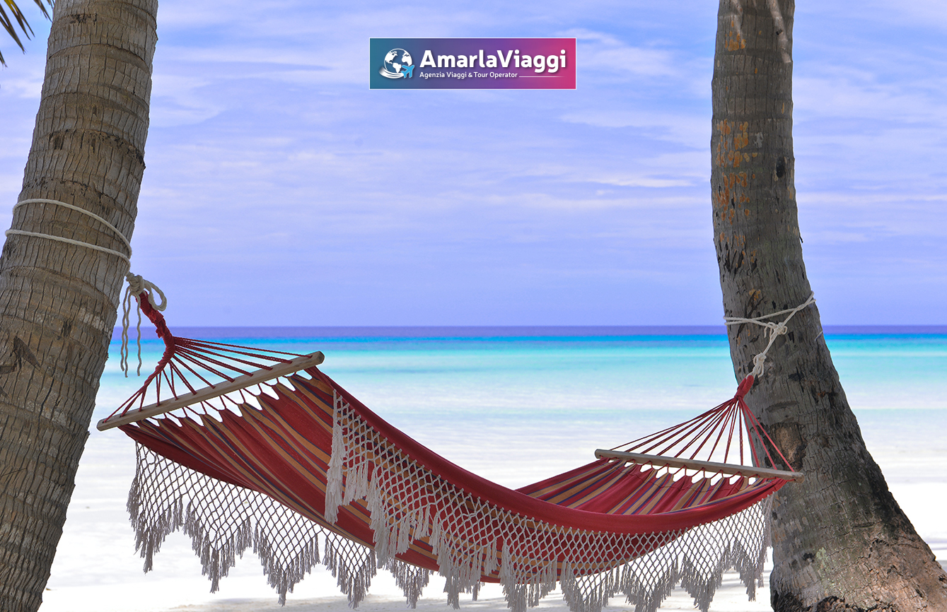 Vacanza in resort alle Maldive Maldive_Oceano Indiano_Asia_progetto_colombo_vacanza in resort_barriere corallina_viaggi organizzati_tour operator_AmarlaViaggi_isole tropicali_paesaggi marini_resort maldive 4 stelle