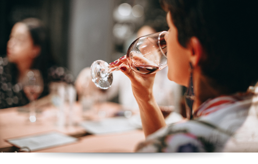 Escursione Daily Tour_Degustazione di vini valle d'Itria con amarlaviaggi_tour operator_Bari