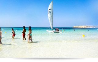 Una rilassante settimana a Marina di Ugento: gioiello della costa ionica pugliese che vanta spiagge incantevoli, le Maldive del Salento, il Parco Naturale, il Castello medievale e delizie culinarie. Una destinazione unica tra mare e cultura.